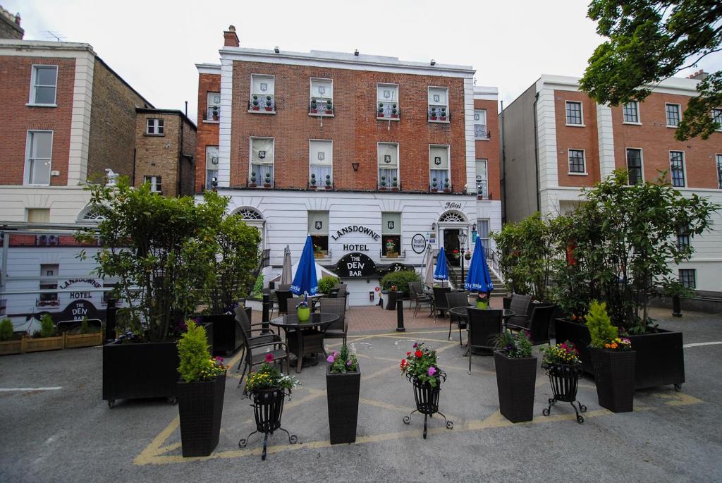 Jardí fora de The Lansdowne Hotel