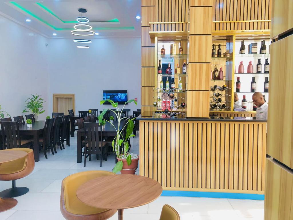 TV a/nebo společenská místnost v ubytování Dalchifit Suites by Premium Swiss Hospitality