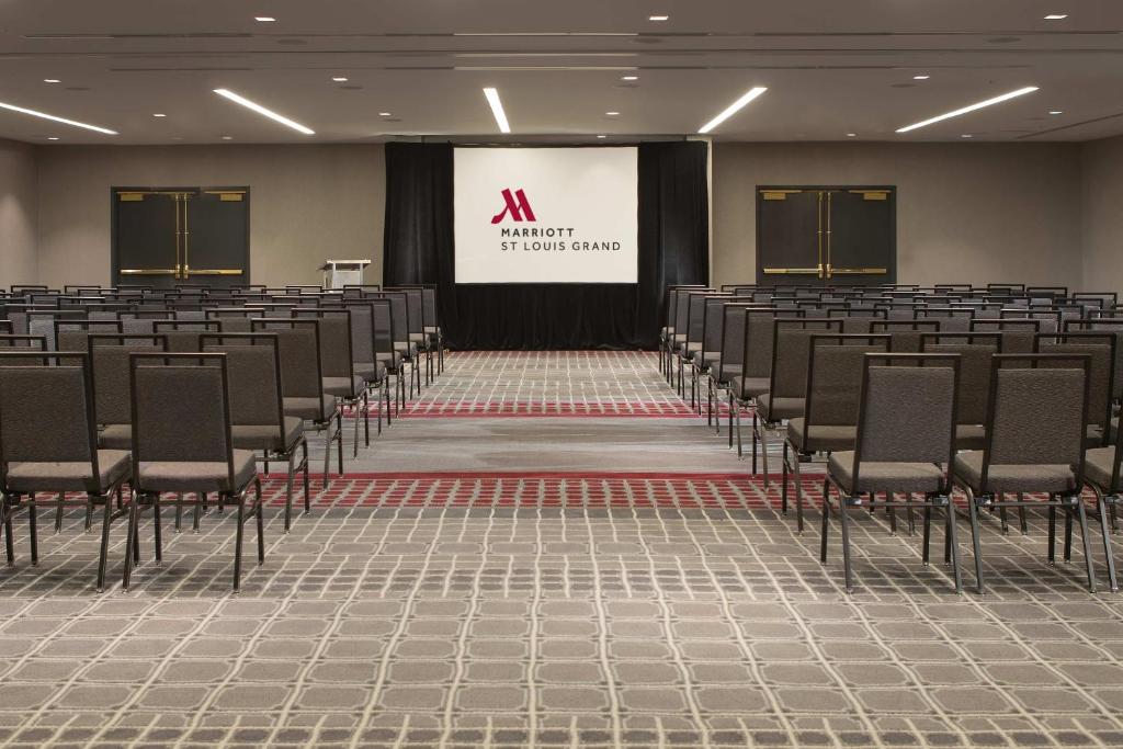 Marriott St. Louis Grand photo