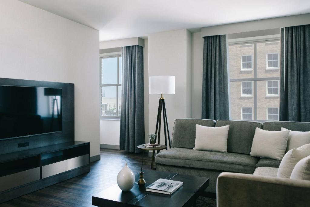 Marriott St. Louis Grand photo