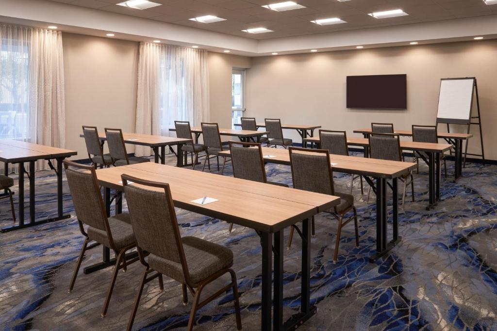 Fairfield by Marriott Inn & Suites West Palm Beach photo