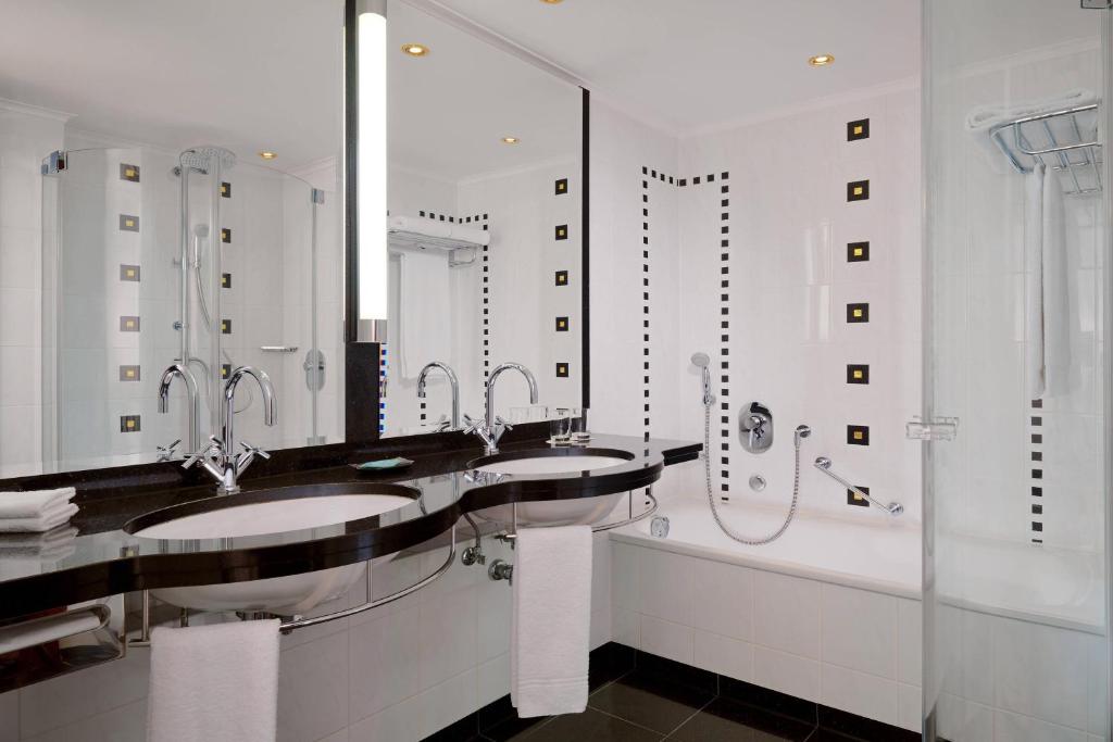 The Westin Grand Munich - Resim 42