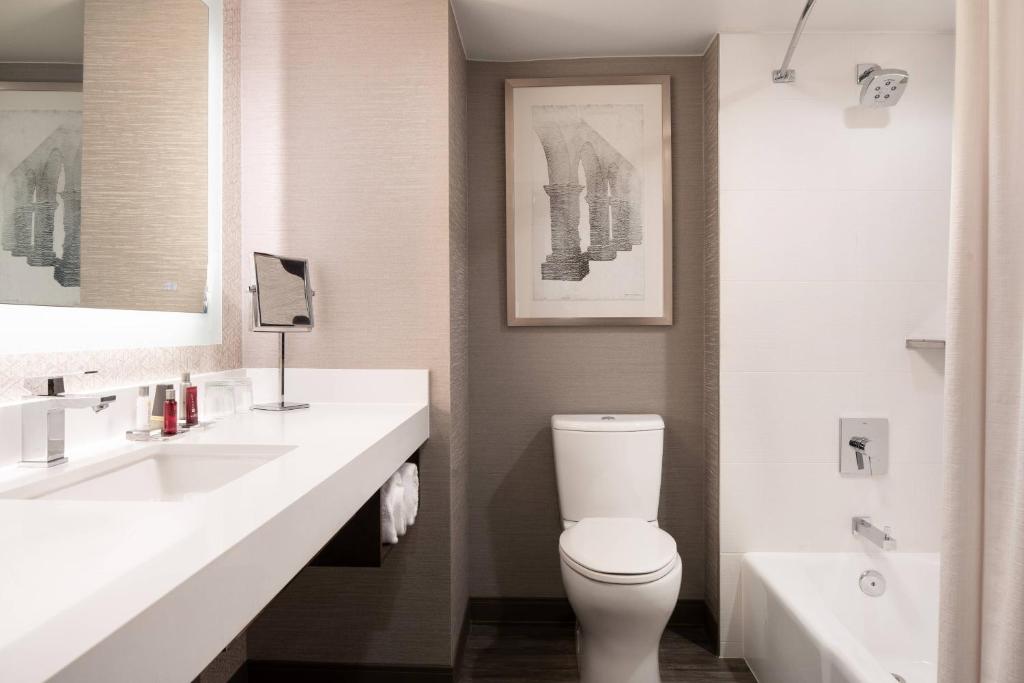 Marriott Riverside at the Convention Center - 