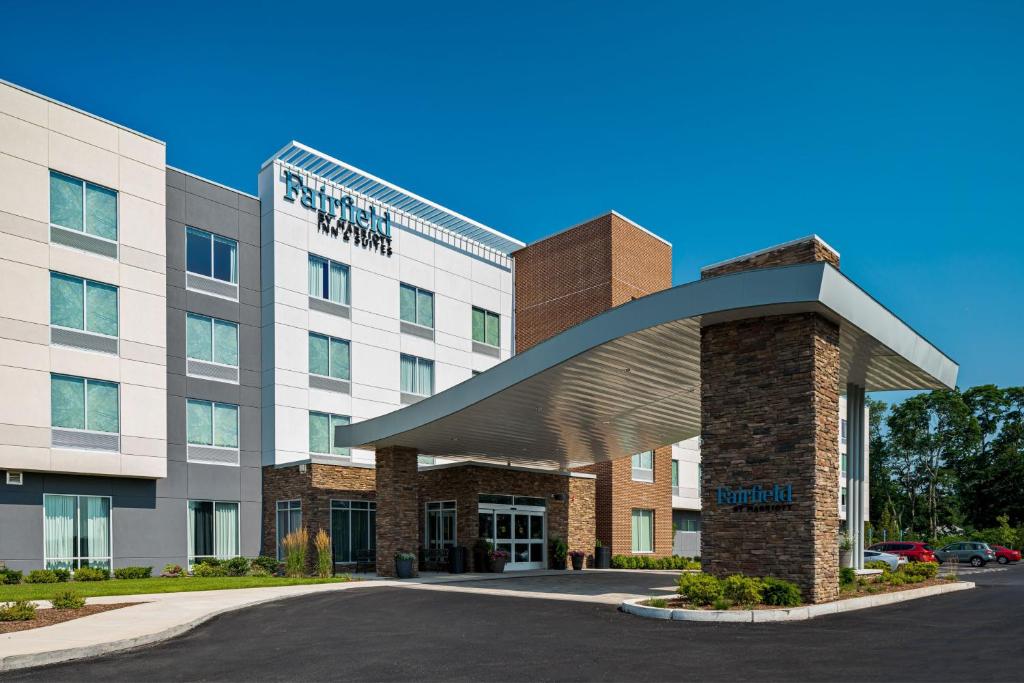 a rendering of the front of a hospital building at Fairfield by Marriott Inn & Suites Somerset in Somerset