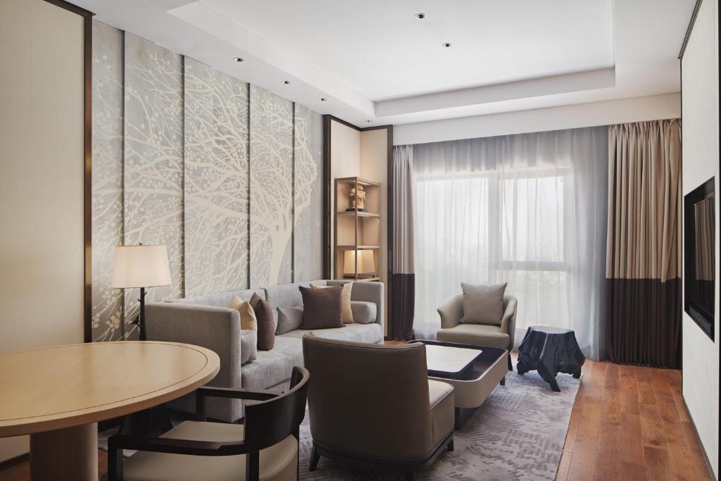 Posezení v ubytování Sheraton Yunfu Xinxing Hotel
