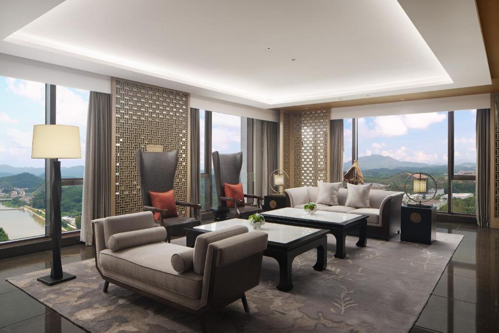 Posezení v ubytování Sheraton Yunfu Xinxing Hotel