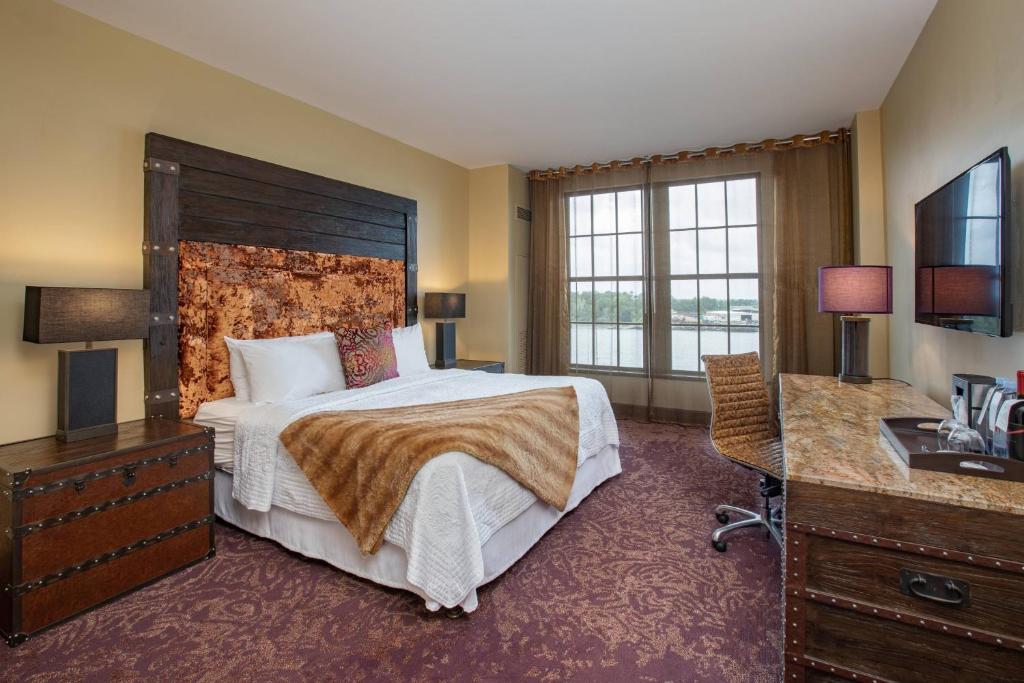 The Bohemian Hotel Savannah Riverfront, Autograph Collection - King With River View