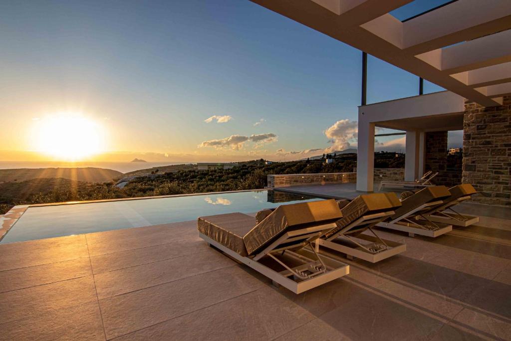 Πισίνα στο ή κοντά στο Crete Villa Paseathea, Luxurious Pool Getaway