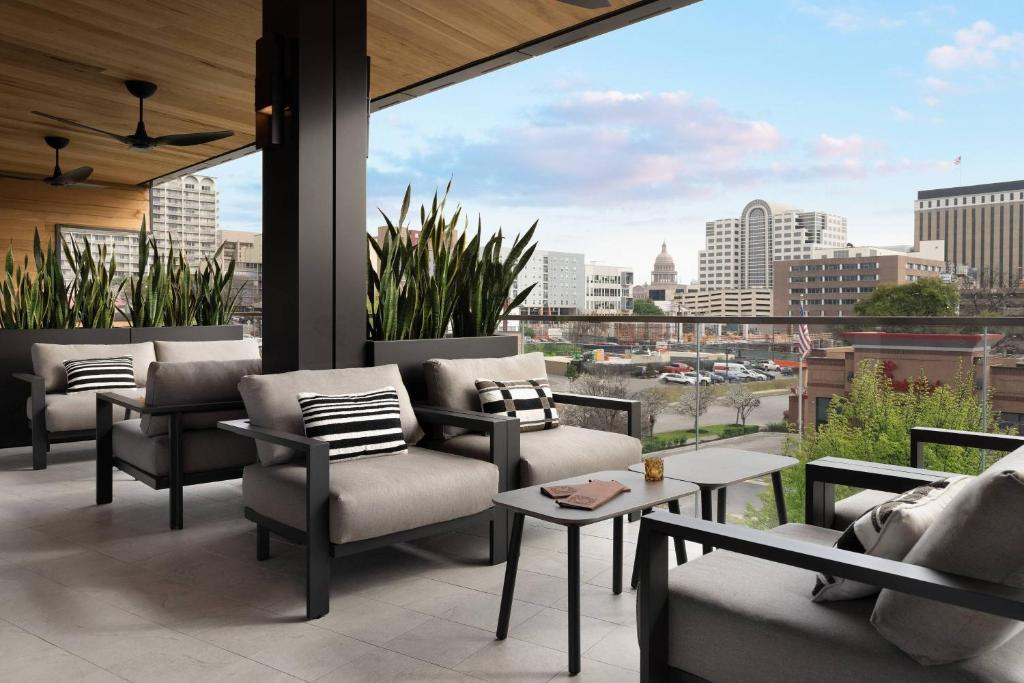 Posezení v ubytování AC Hotel by Marriott Austin-University