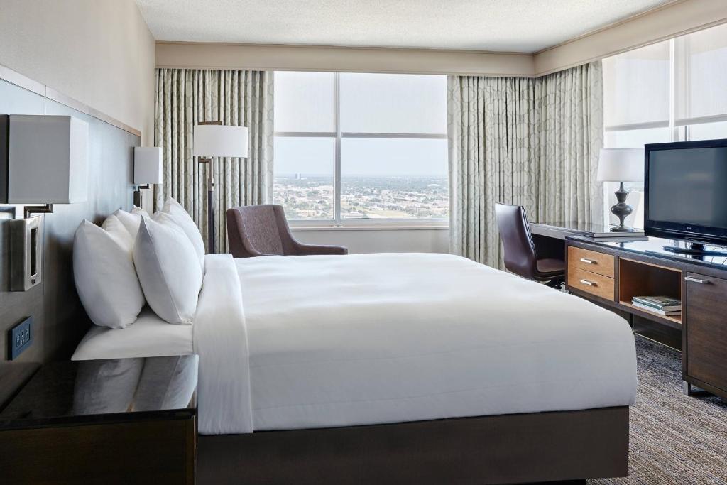 New Orleans Marriott - King Room With City View