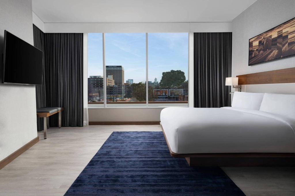 Postel nebo postele na pokoji v ubytování AC Hotel by Marriott Austin-University