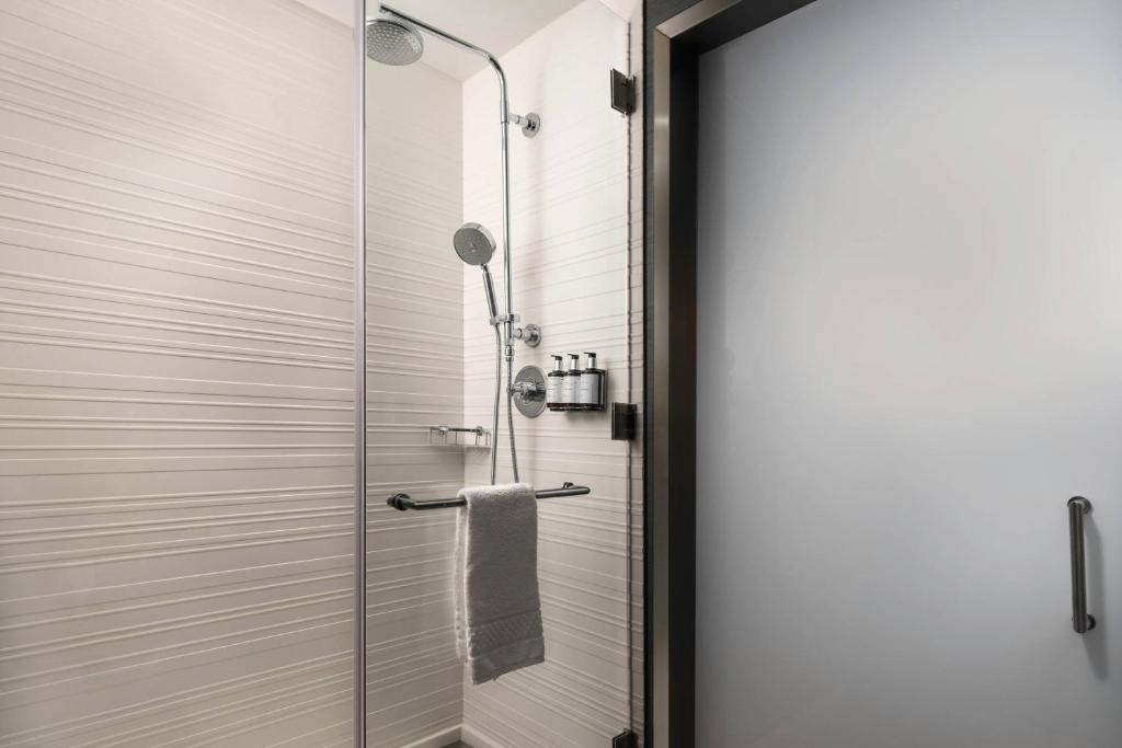 Koupelna v ubytování AC Hotel by Marriott Austin-University