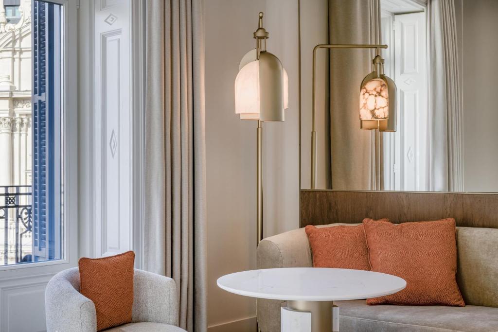 Posezení v ubytování JW Marriott Hotel Madrid