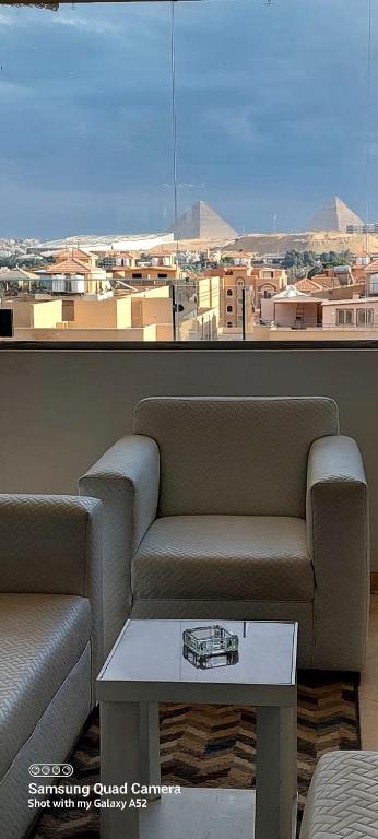 Mynd úr myndasafni af pyramida studio í Qaryat ash Shamālī