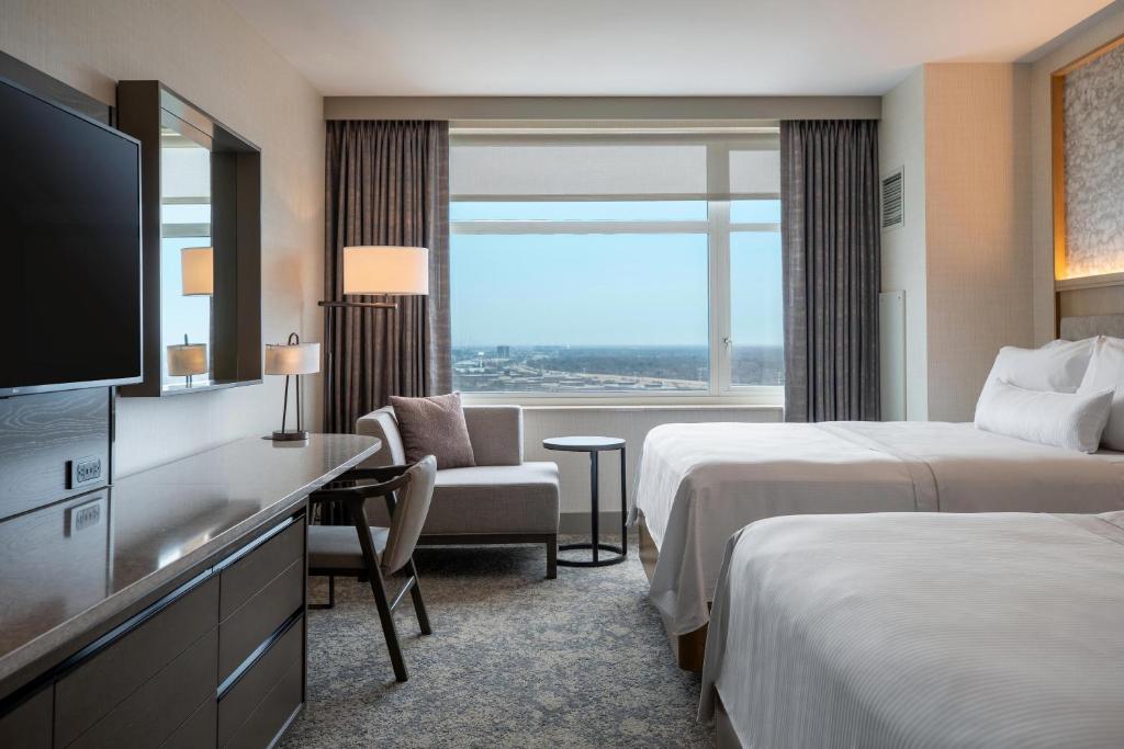 The Westin Chicago Lombard - Queen Room With Two Queen Beds - Club Level