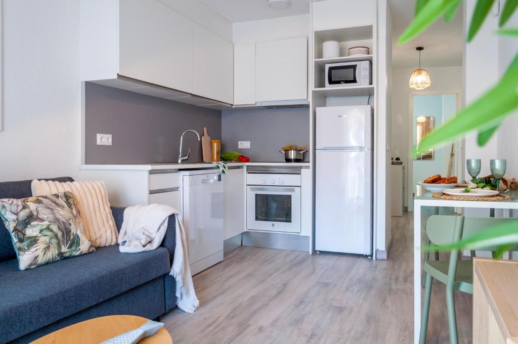 Apartamento con terraza cerca de la playa by InsideHome - One-Bedroom Apartment