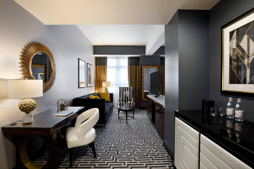 Hotel Metro, Autograph Collection - Guest Room, 1 Queen, City View