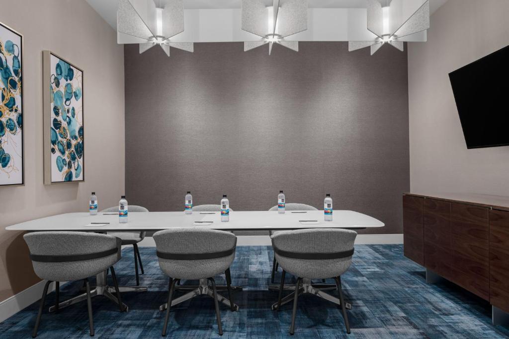 Der Geschäftsbereich oder Konferenzraum in der Unterkunft Courtyard by Marriott Myrtle Beach Oceanfront