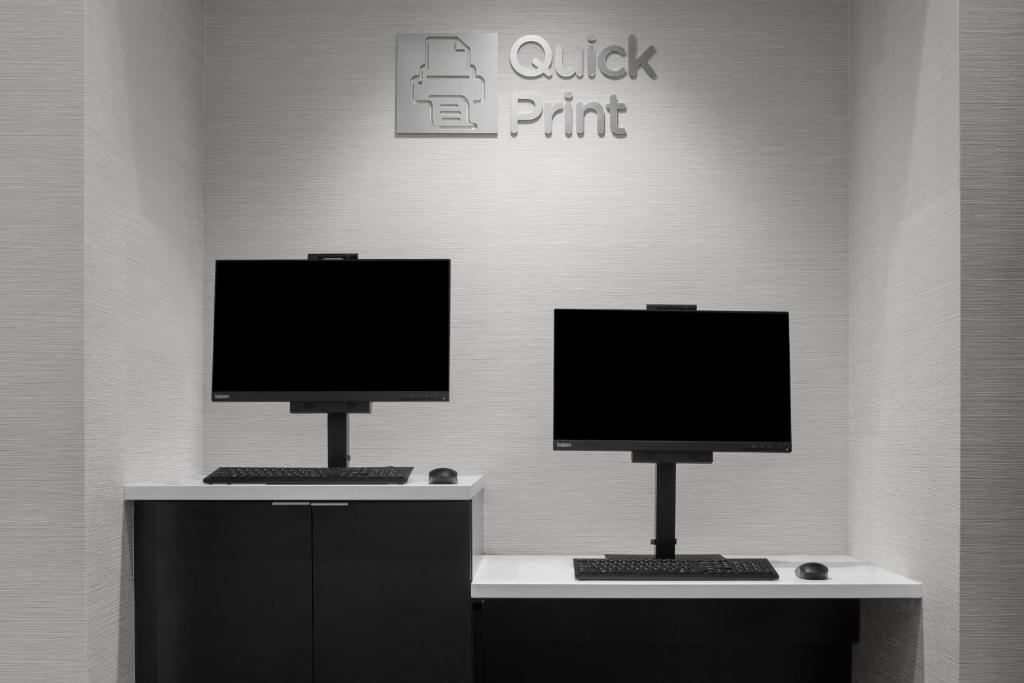 TV&#47;Unterhaltungsangebot in der Unterkunft Courtyard by Marriott Myrtle Beach Oceanfront