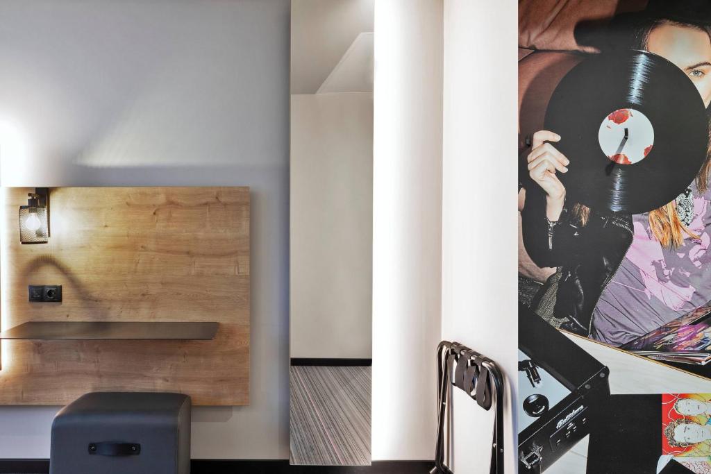 Moxy Bucharest Old Town - Resim 19