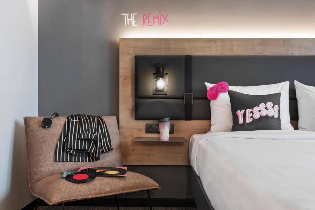 Moxy Bucharest Old Town - Resim 21
