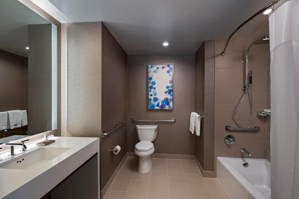 The Westin Irving Convention Center at Las Colinas - Renouvellement King Suite à Une Chambre - Niveau Du Club / Audition Accessible