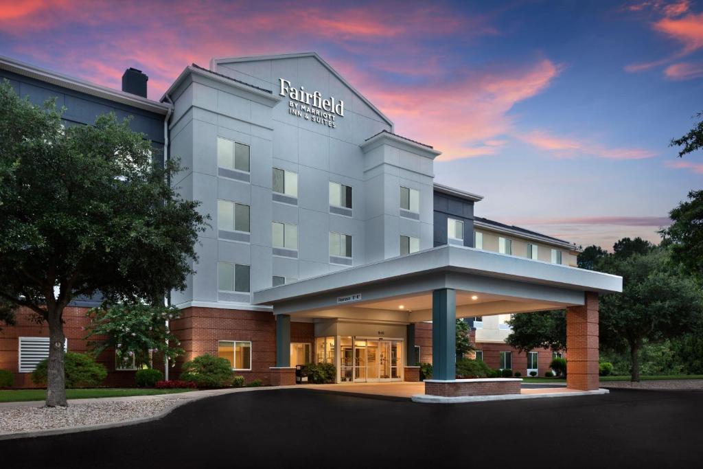 a rendering of the exterior of a hotel at Fairfield Inn & Suites Elizabeth City in Elizabeth City