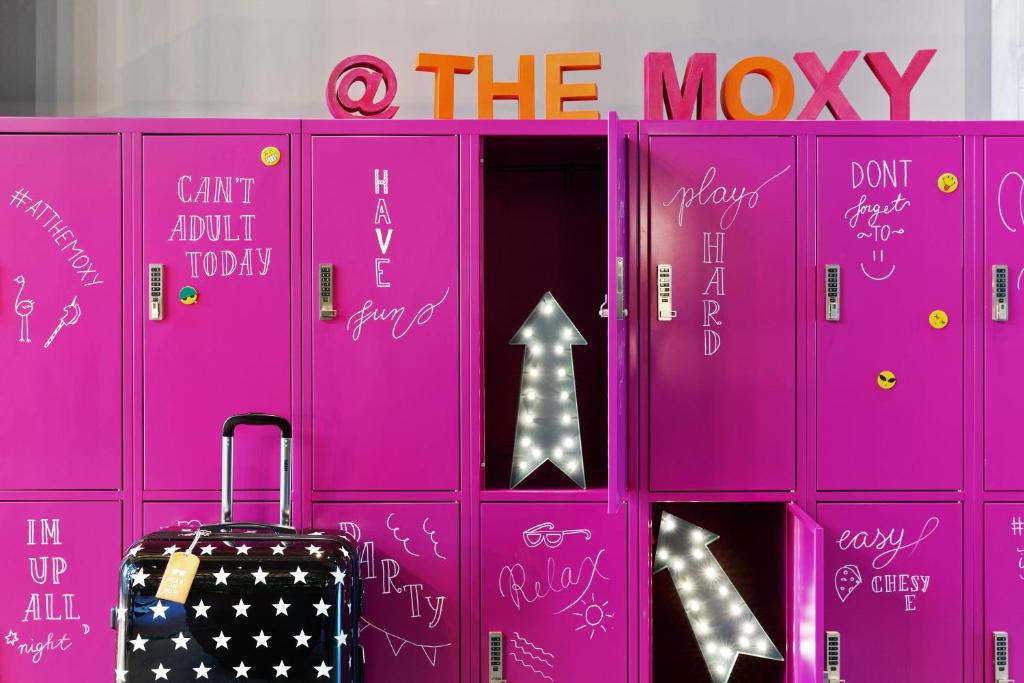 Moxy Amsterdam Houthavens - Resim 28