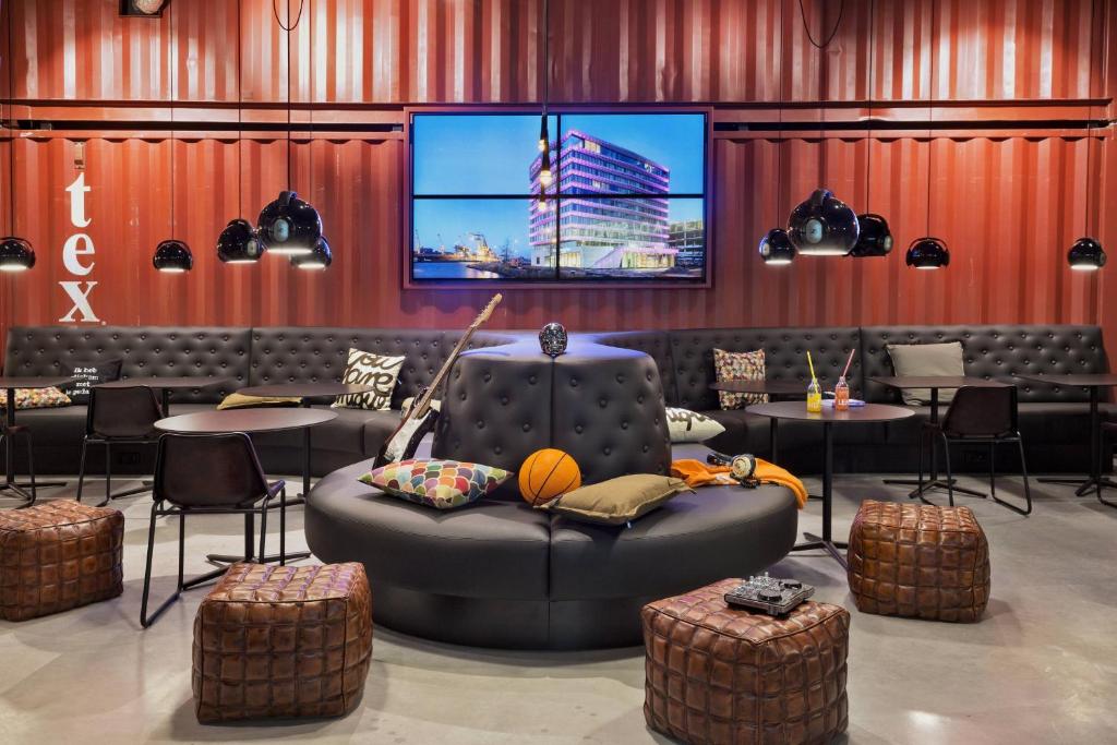 Moxy Amsterdam Houthavens - Resim 30