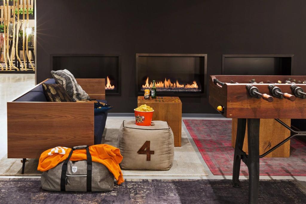 Moxy Amsterdam Houthavens - Resim 43