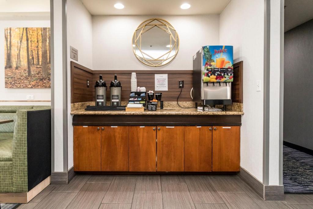 Kuchyň nebo kuchyňský kout v ubytování Fairfield Inn St. George