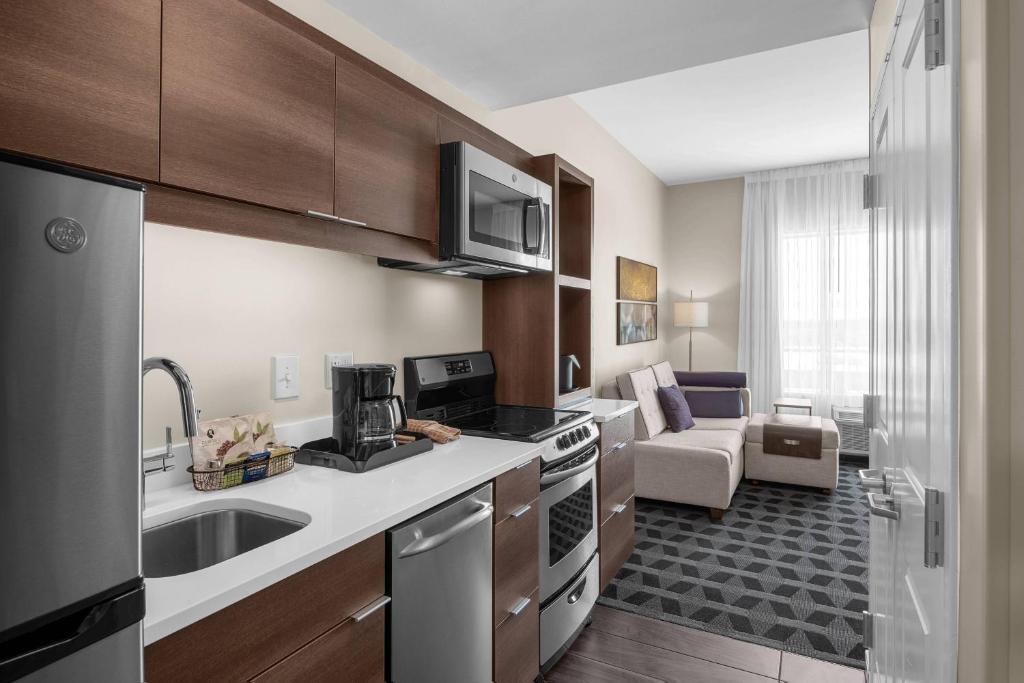 TownePlace Suites by Marriott Charlotte Fort Mill - Housity