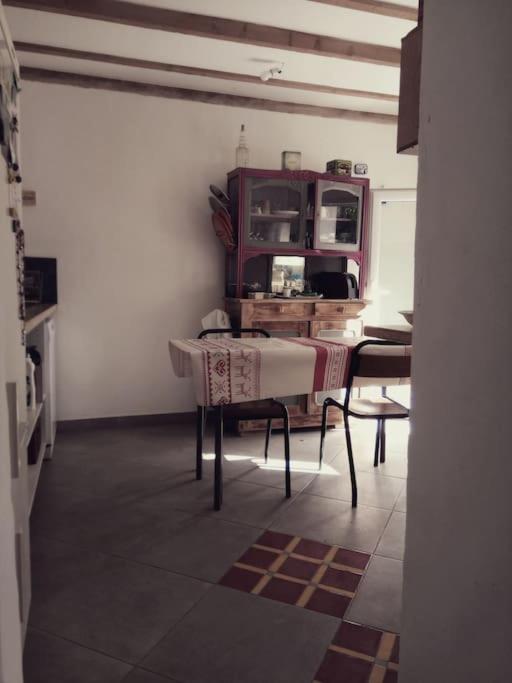 Fotografia z galérie ubytovania Maison douce et atypique avec son jardin à Tours v destinácii Tours