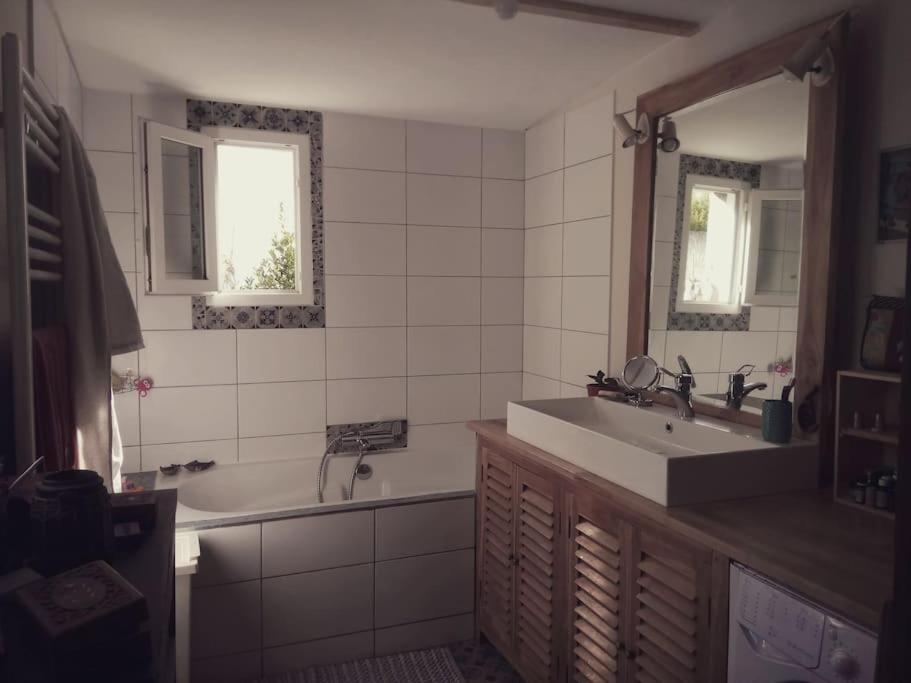 Fotografia z galérie ubytovania Maison douce et atypique avec son jardin à Tours v destinácii Tours