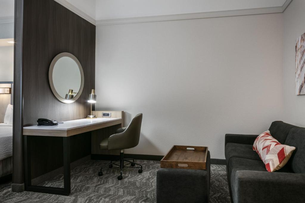 Posezení v ubytování SpringHill Suites by Marriott Cheyenne