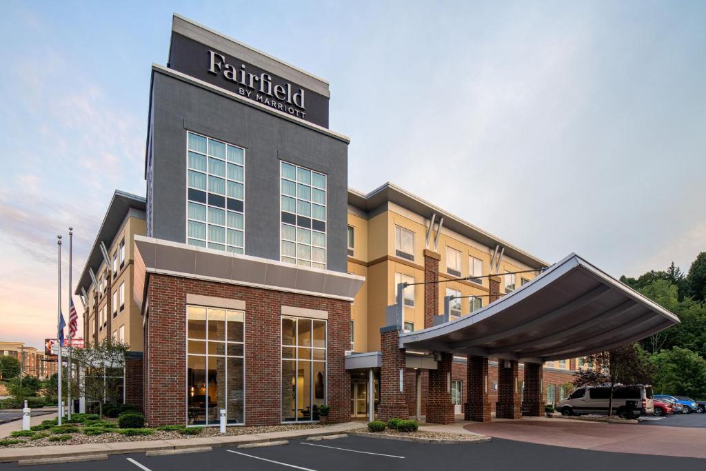 a building with a sign for a hotel at Fairfield by Marriott Inn & Suites Washington Casino Area in Washington