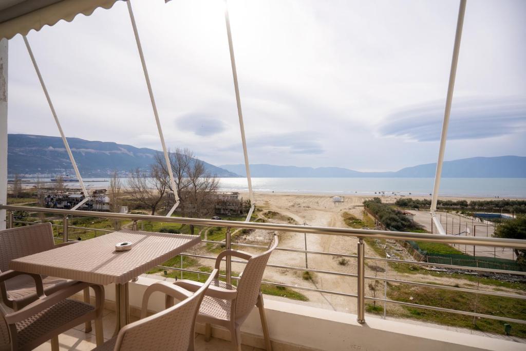 Apartment in the Village with a Sea View - Image 6