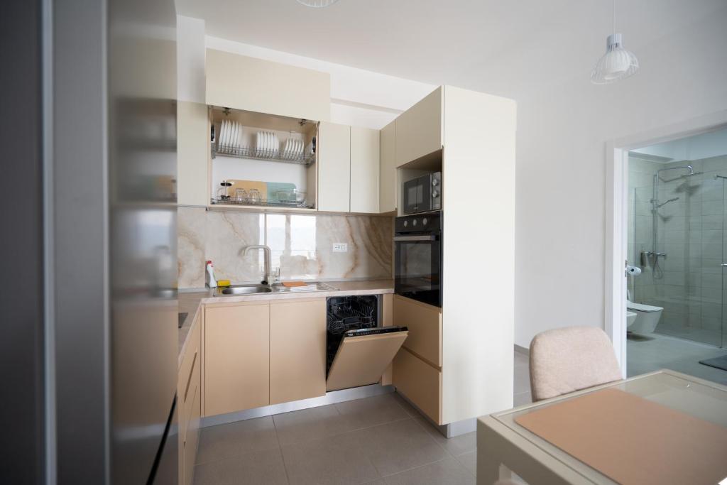 Apartment in the Village with a Sea View - Image 9