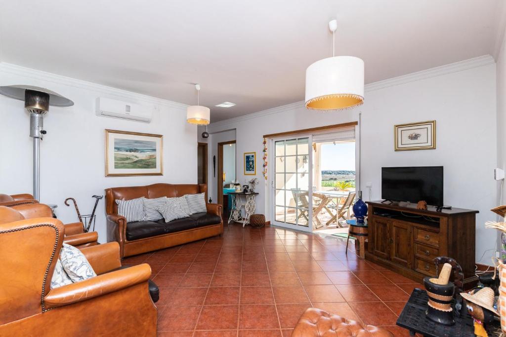 Beach Front View Armacao de Pera Flat With Terrace