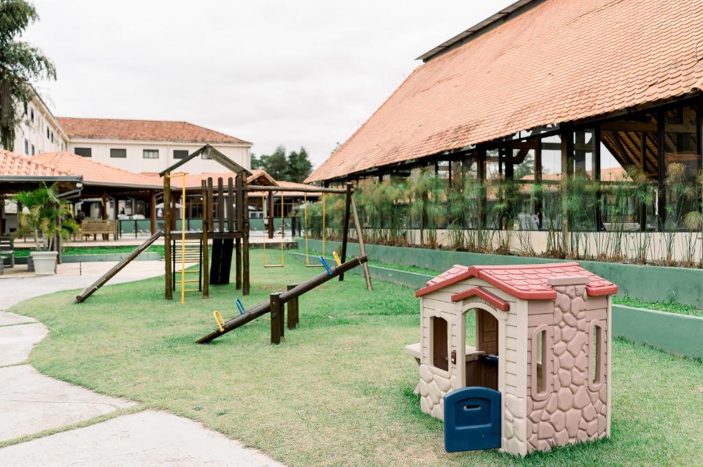 Parquinho infantil em Guararema Parque Hotel