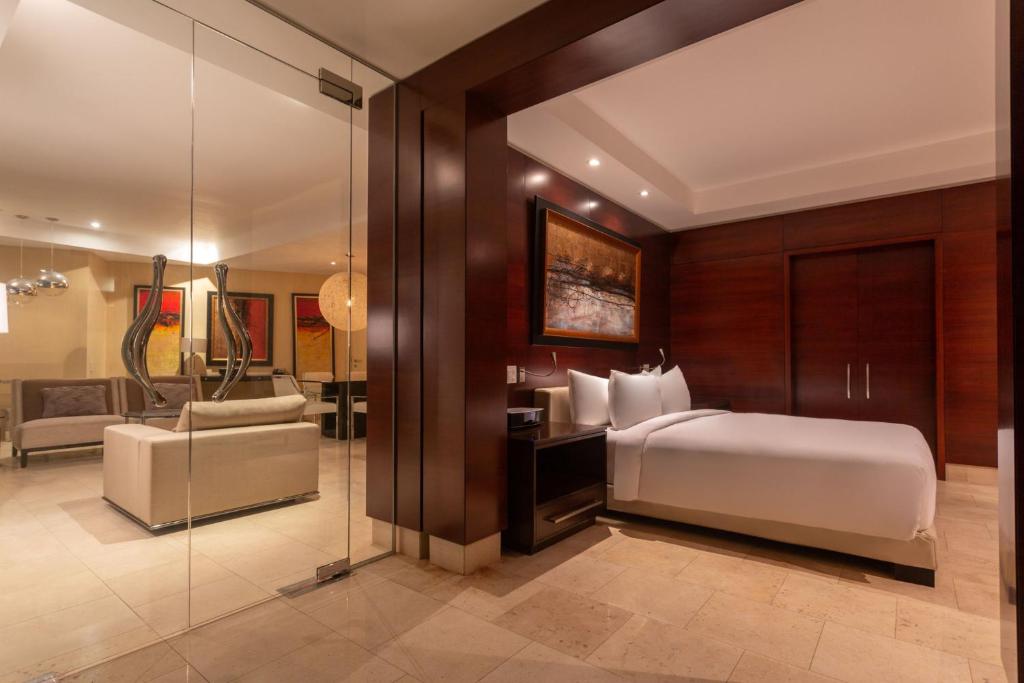 Postel nebo postele na pokoji v ubytování JW Marriott Panama