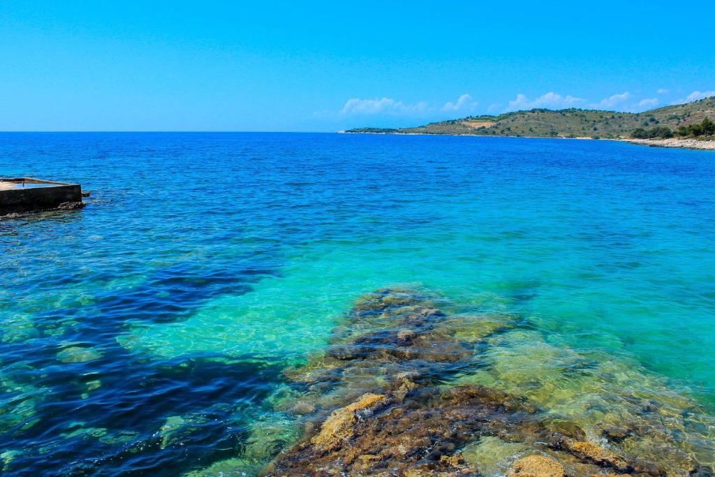 Gallery image of Hotel b in Ksamil