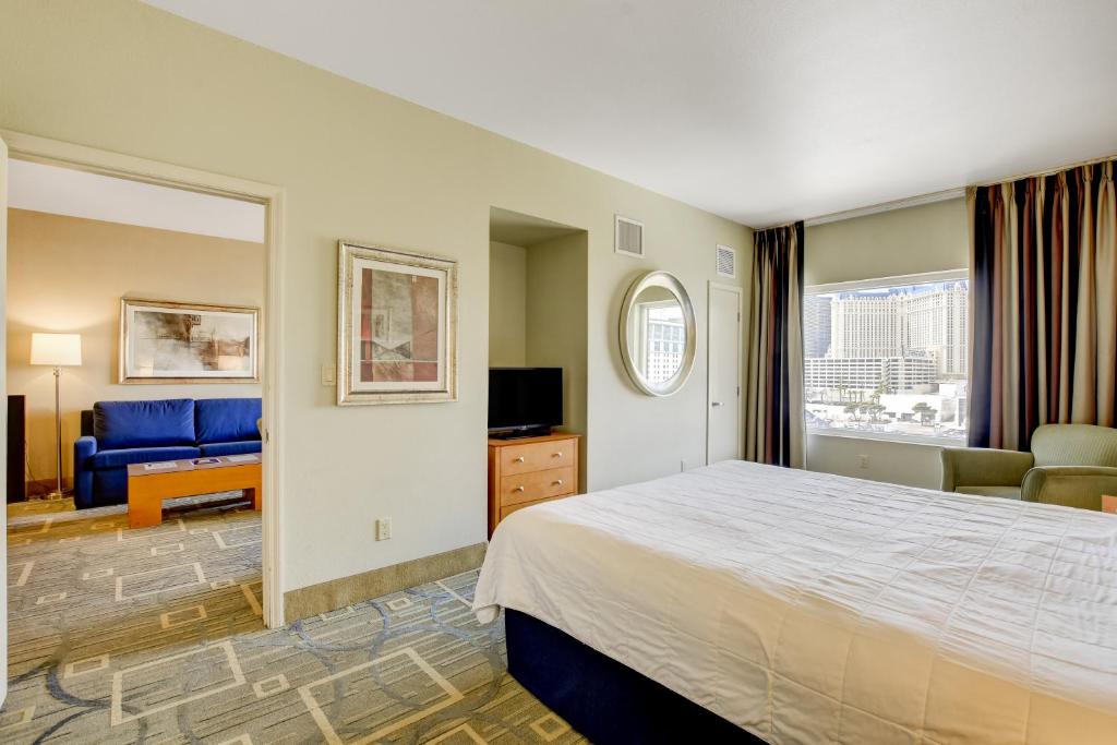 Ultimate Las Vegas Getaway One Bedroom Suite with Balcony, Kitchen, Gym, Pool & Free Parking photo