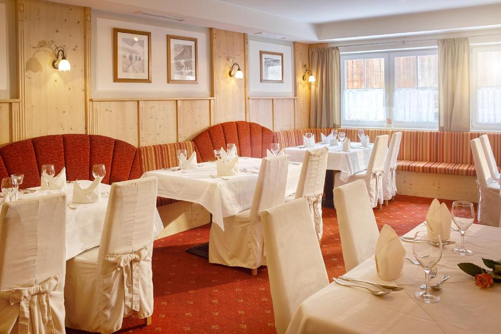 Posezení v ubytování Posthotel Strengen am Arlberg