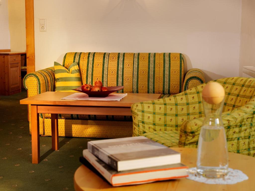 Posezení v ubytování Posthotel Strengen am Arlberg