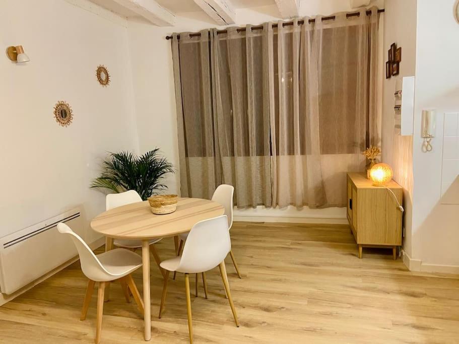 Część wypoczynkowa w obiekcie Appartement au cœur du centre historique