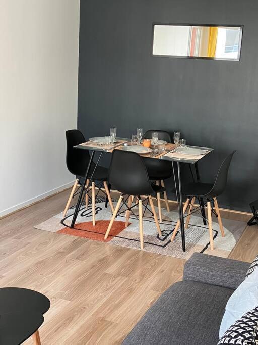 Posedenie v ubytovaní Suite Royale stade de France