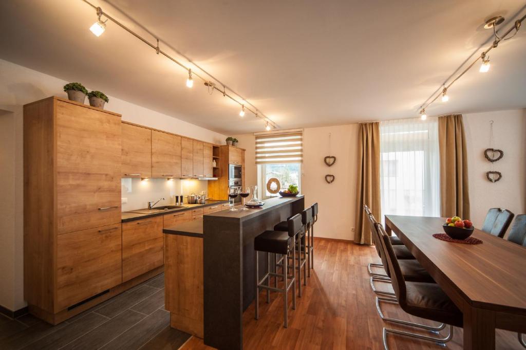 Kuchyň nebo kuchyňský kout v ubytování Ferienanlage Hechenbergerhof