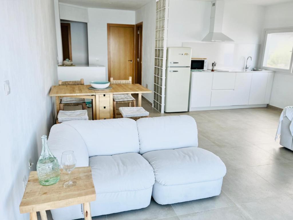 A kitchen or kitchenette at MiMar Jávea