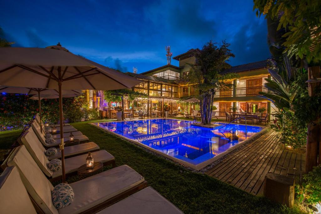 The swimming pool at or close to Refúgio da Vila Boutique Hotel & SPA